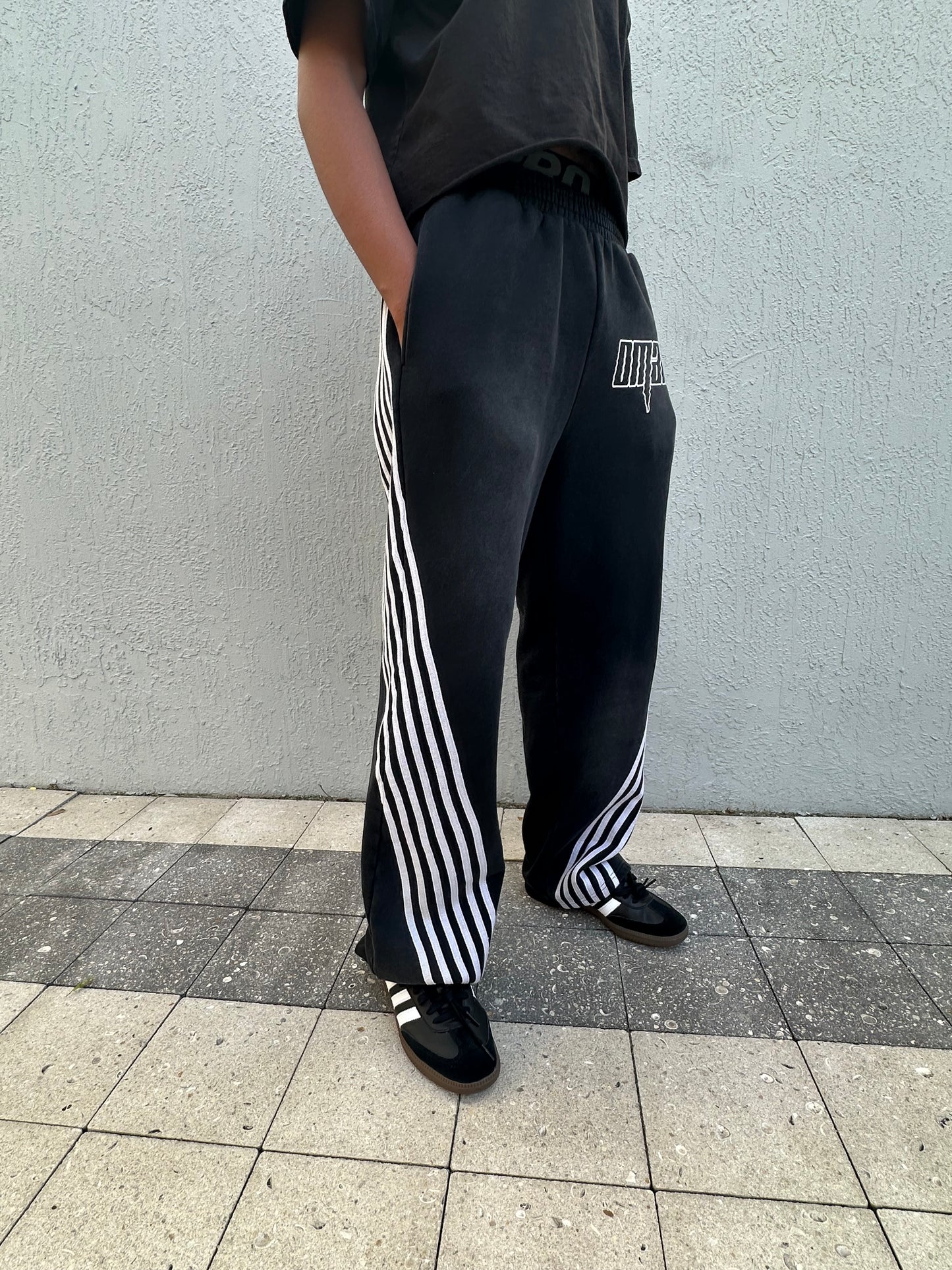 "AXIS" STRIPES SWEATS