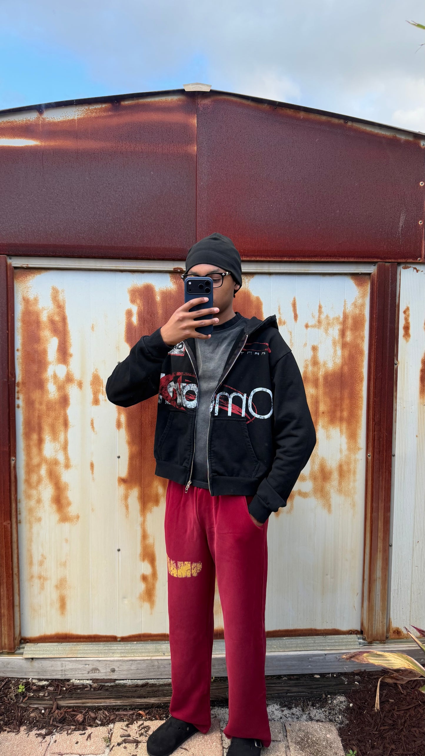 HELLO DISTRESSED ZIP UP BLACK